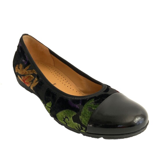 Gabor Hovercraft Flats Women Size 4.5 US 7M Black Floral Velvet Cap-toe - Picture 1 of 11